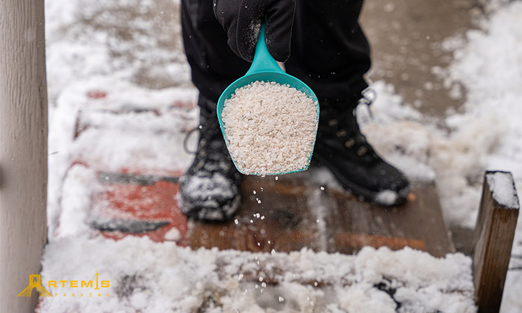 استفاده از نمک، ضد یخ و مواد یخ زدای سطحی