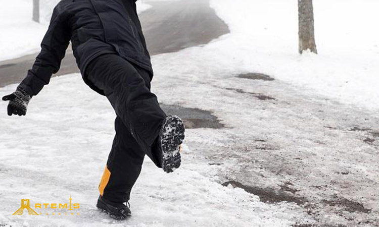 روش های جلوگیری از لغزندگی کف پارکینگ در زمستان روش های جلوگیری از لغزندگی کف پارکینگ در زمستان